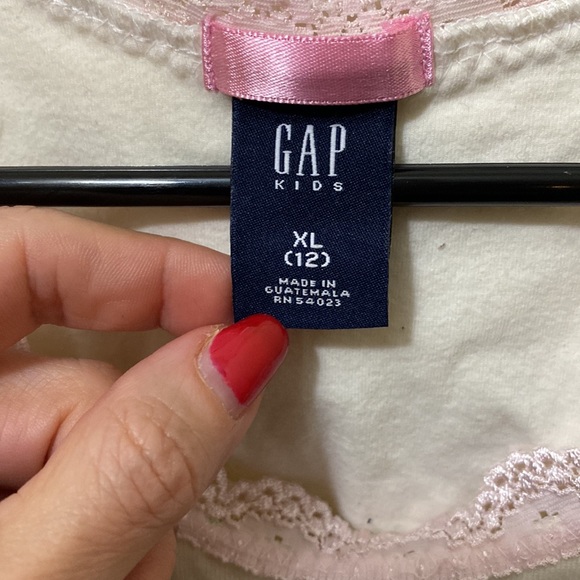 Girls GAP Kids white camisole with pink lace. - Picture 2 of 6